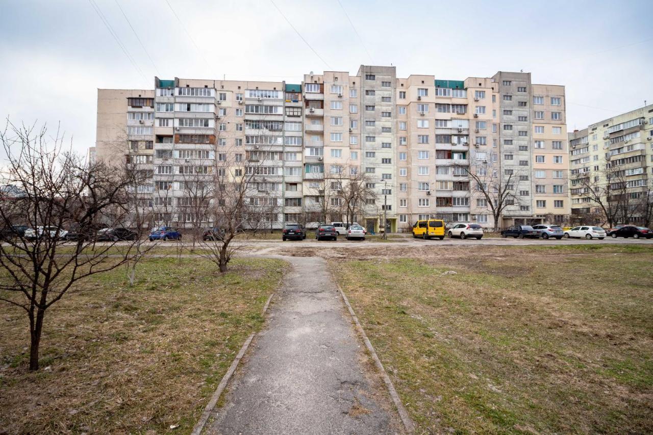 Kvartirkoff Na Geroev Dnepra 36 B Kyjev Exteriér fotografie